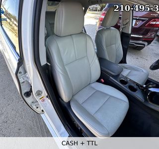 2013 Toyota Avalon Hybrid Limited photo 31