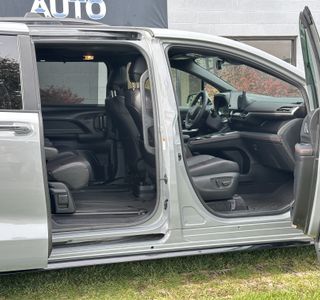 2025 Toyota Sienna XSE 7-Passenger AWD photo 24