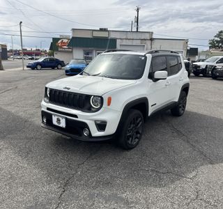 2019 Jeep Renegade Latitude 4WD photo 2