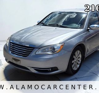 2013 Chrysler 200 Limited photo 1