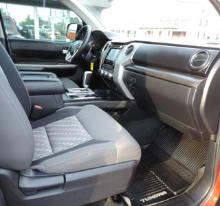 2019 Toyota Tundra CrewMax SR5 4WD photo 15