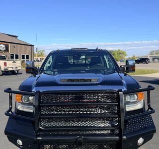 2018 GMC Sierra 3500HD Denali Crew Cab 4WD photo 2