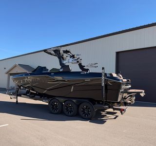 2025 Malibu M242 photo 3