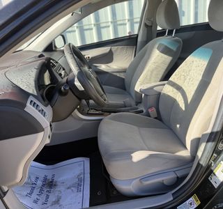 2013 Toyota Corolla photo 11