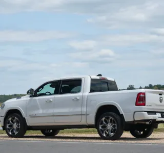 2019 RAM 1500 Limited Crew Cab SWB 4WD photo 7