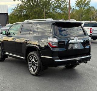 2017 Toyota 4Runner Limited 4WD V6 photo 6