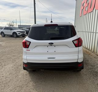 2019 Ford Escape FWD photo 3