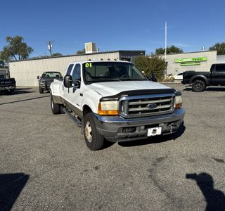 2001 Ford F-350 SD XLT Crew Cab Long Bed 4WD DRW photo 4