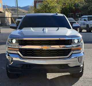 2017 Chevrolet Silverado 1500 LT Crew Cab 4WD photo 4