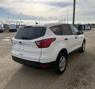 2019 Ford Escape FWD photo 4