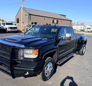 2018 GMC Sierra 3500HD Denali Crew Cab 4WD photo 9
