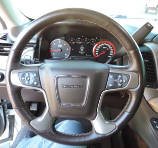 2016 GMC Yukon Denali 4WD photo 8