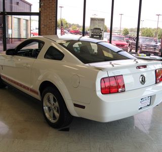 2009 Ford Mustang photo 1