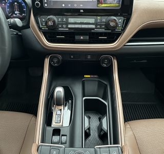 2024 Toyota Grand Highlander Hybrid MAX Platinum AWD photo 35
