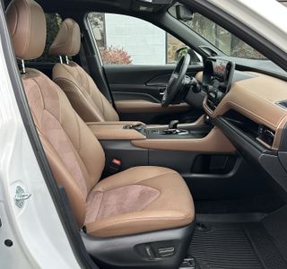 2024 Toyota Grand Highlander Hybrid MAX Platinum AWD photo 26