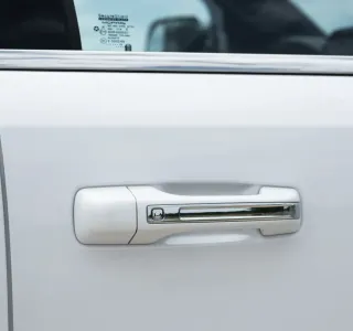 2019 RAM 1500 Limited Crew Cab SWB 4WD photo 11
