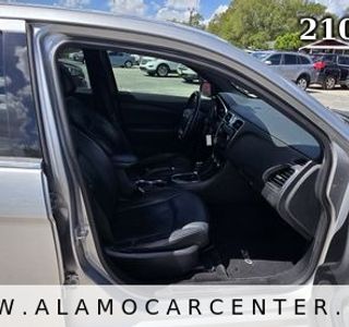 2013 Chrysler 200 Limited photo 14