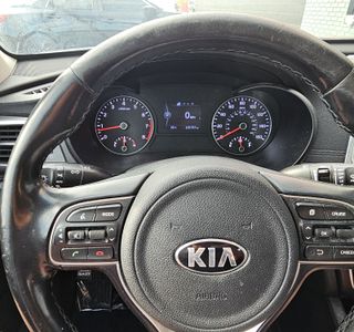 2018 Kia Optima EX photo 17