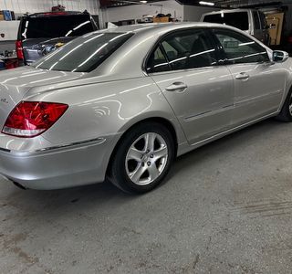 2005 Acura RL SH-AWD photo 4
