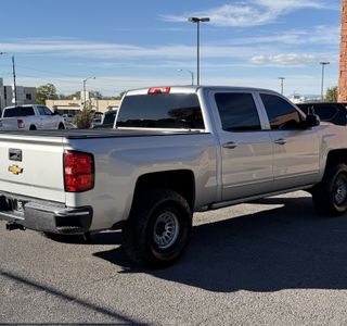 2017 Chevrolet Silverado 1500 LT Crew Cab 4WD photo 7