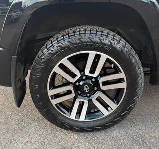 2017 Toyota 4Runner Limited 4WD V6 photo 25