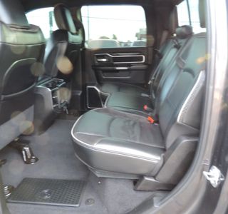 2019 RAM 3500 Crew Cab Laramie DRW 4WD photo 19
