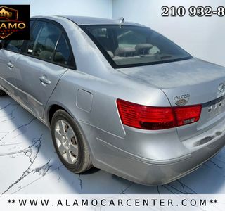 2010 Hyundai Sonata GLS photo 2