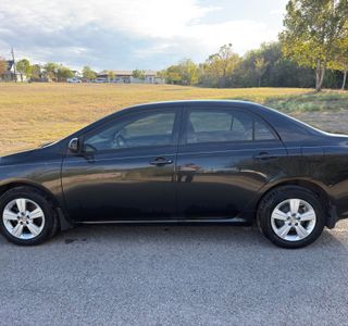 2010 Toyota Corolla Base 4-Speed AT photo 1