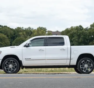 2019 RAM 1500 Limited Crew Cab SWB 4WD photo 5
