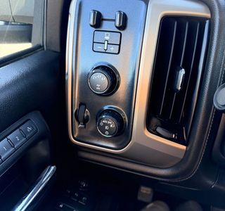 2018 GMC Sierra 3500HD Denali Crew Cab 4WD photo 19