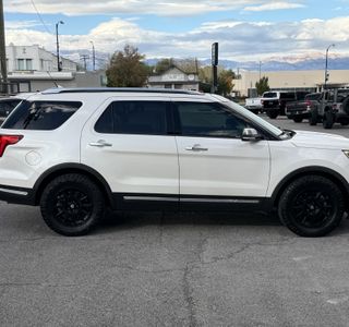 2018 Ford Explorer Platinum AWD photo 6