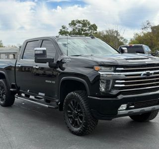 2020 Chevrolet Silverado 2500HD High Country Crew Cab 4WD photo 3
