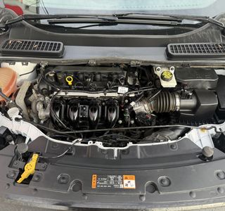 2019 Ford Escape FWD photo 16