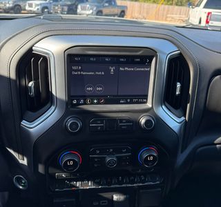 2019 Chevrolet Silverado 1500 LT Trail Boss Crew Cab 4WD photo 17