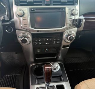 2017 Toyota 4Runner Limited 4WD V6 photo 15