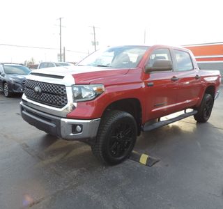 2019 Toyota Tundra CrewMax SR5 4WD photo 1