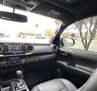2017 Toyota Tacoma TRD Off Road Premium Long Bed V6 4WD photo 29