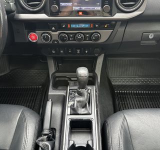 2017 Toyota Tacoma TRD Off Road Premium Long Bed V6 4WD photo 30