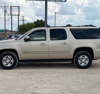 2011 GMC Yukon XL SLT-1 3/4 Ton 4WD photo 8