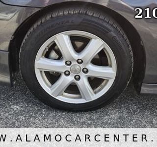 2009 Toyota Camry SE photo 13