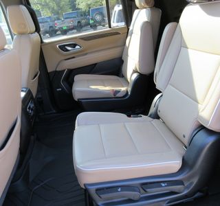 2022 Chevrolet Suburban Premier 4WD photo 29
