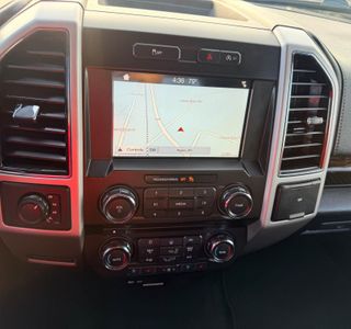2018 Ford F-150 Lariat Crew Cab 4WD photo 15