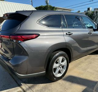 2021 Toyota Highlander LE FWD V6 photo 5