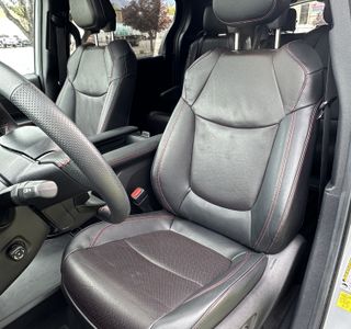 2025 Toyota Sienna XSE 7-Passenger AWD photo 16