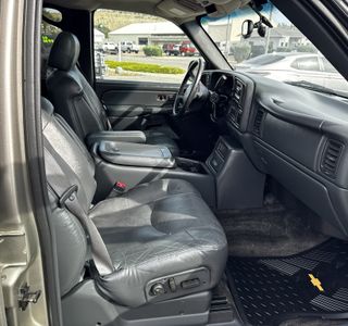 2002 Chevrolet Avalanche 2500 4WD photo 15
