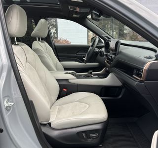 2026 Toyota Grand Highlander Hybrid MAX Platinum AWD photo 23