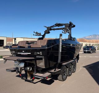 2025 Malibu M242 photo 2