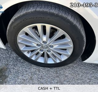 2013 Toyota Avalon Hybrid Limited photo 45