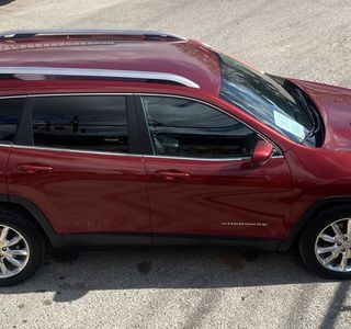 2014 Jeep Cherokee Limited FWD photo 25