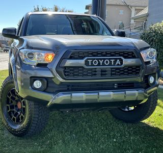 2017 Toyota Tacoma SR5 4WD photo 4